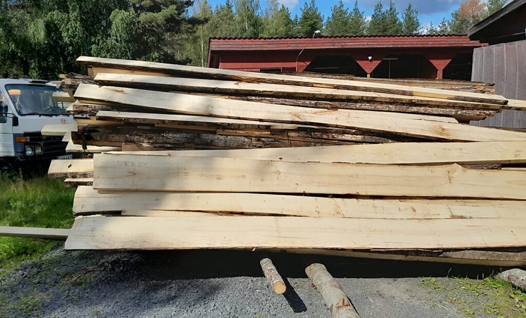 Tuppeensahattua haapalankkua